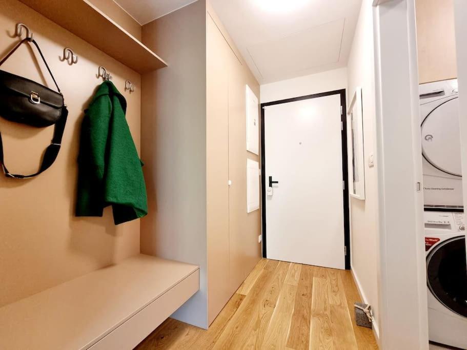 Apartment Zwirn, Free Parking, 24/7 Access Bratislava Eksteriør billede