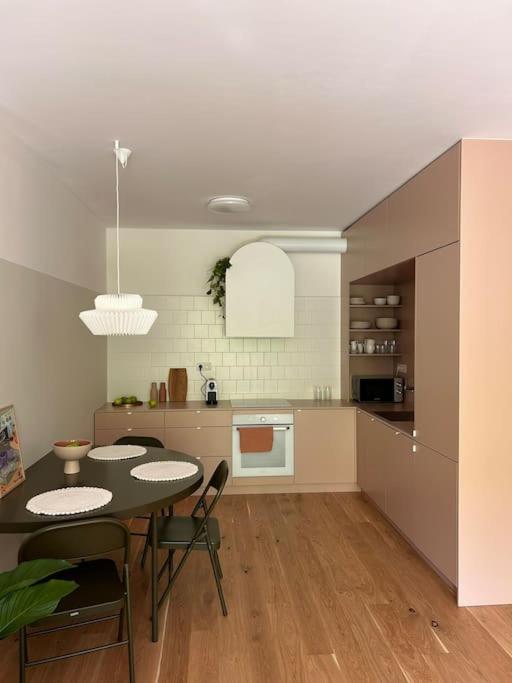 Apartment Zwirn, Free Parking, 24/7 Access Bratislava Eksteriør billede