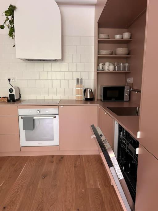Apartment Zwirn, Free Parking, 24/7 Access Bratislava Eksteriør billede