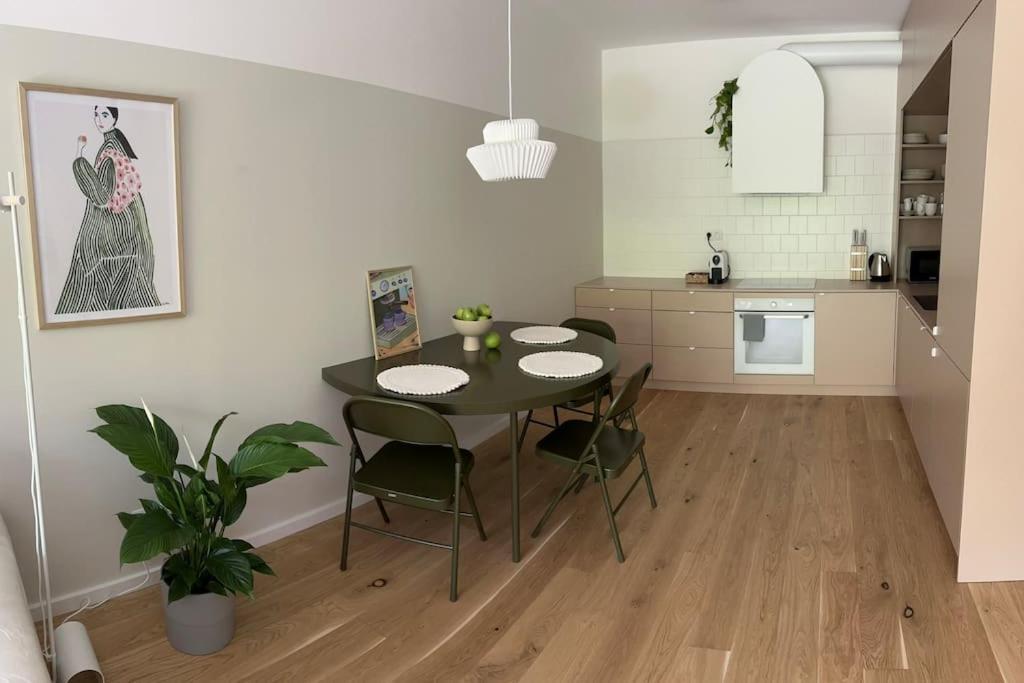 Apartment Zwirn, Free Parking, 24/7 Access Bratislava Eksteriør billede