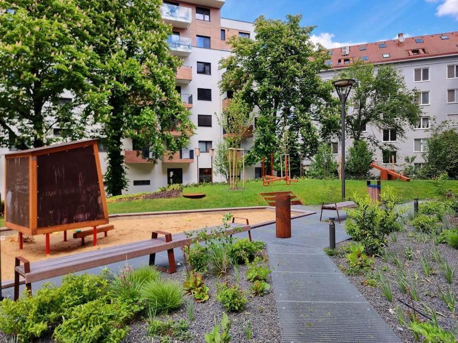 Apartment Zwirn, Free Parking, 24/7 Access Bratislava Eksteriør billede